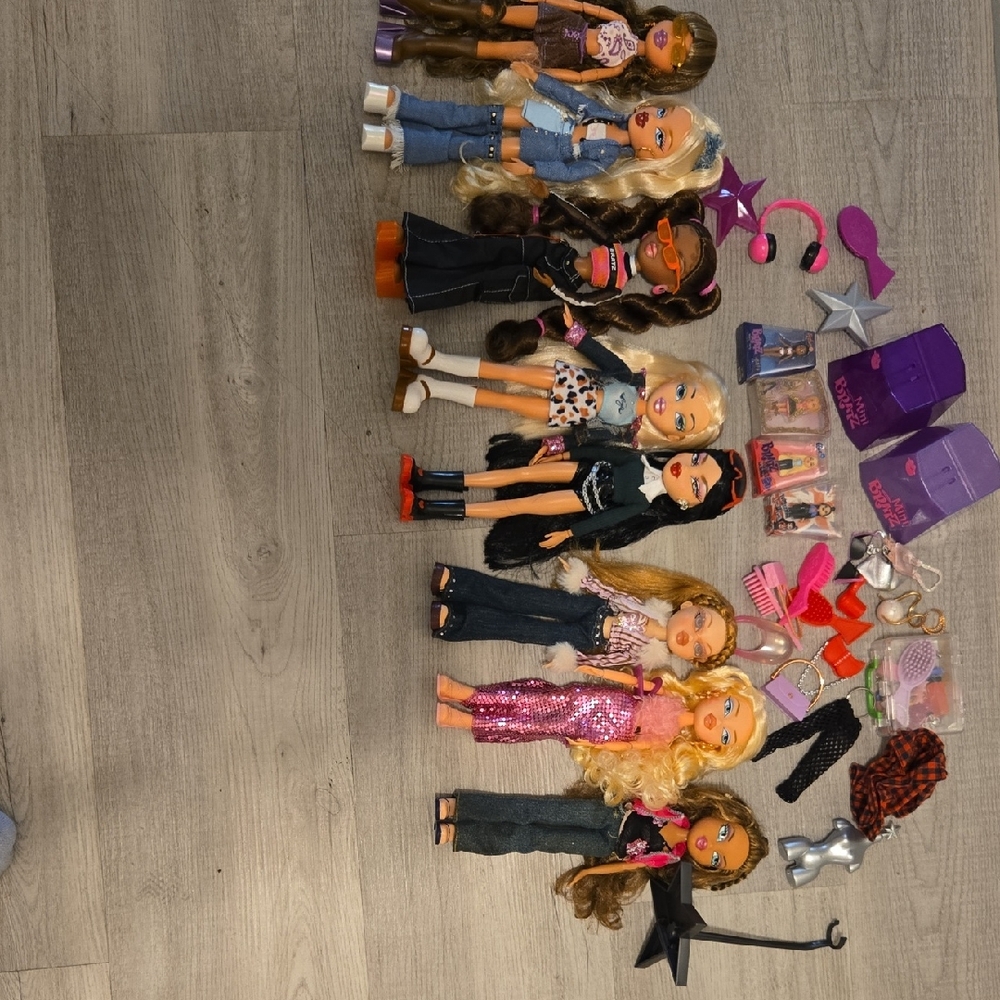 Bratz Dolls, Accessories And Minis